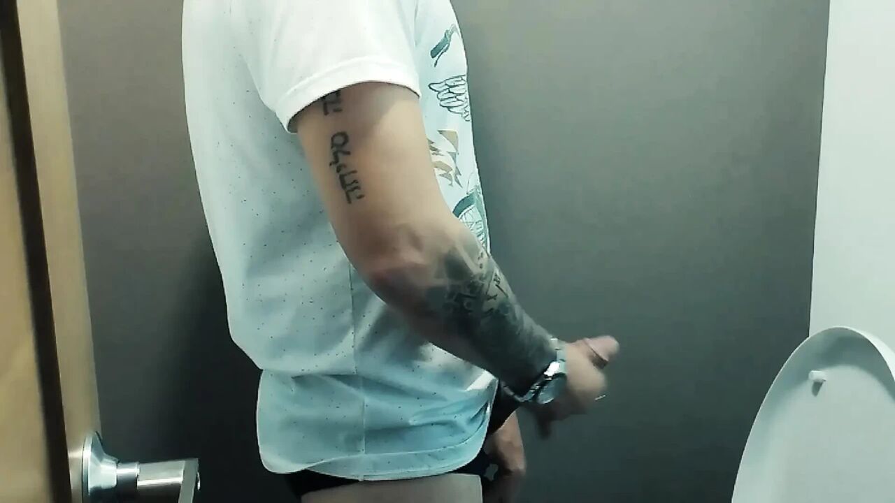 My stepsister saw me jerking off in the bathroom, she got really horny and gave me her ass and then gave me a blowjob