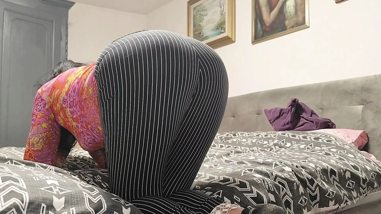 Stepmom share Bed with Stepson and gets her Ass Stretched for Filled with Cum