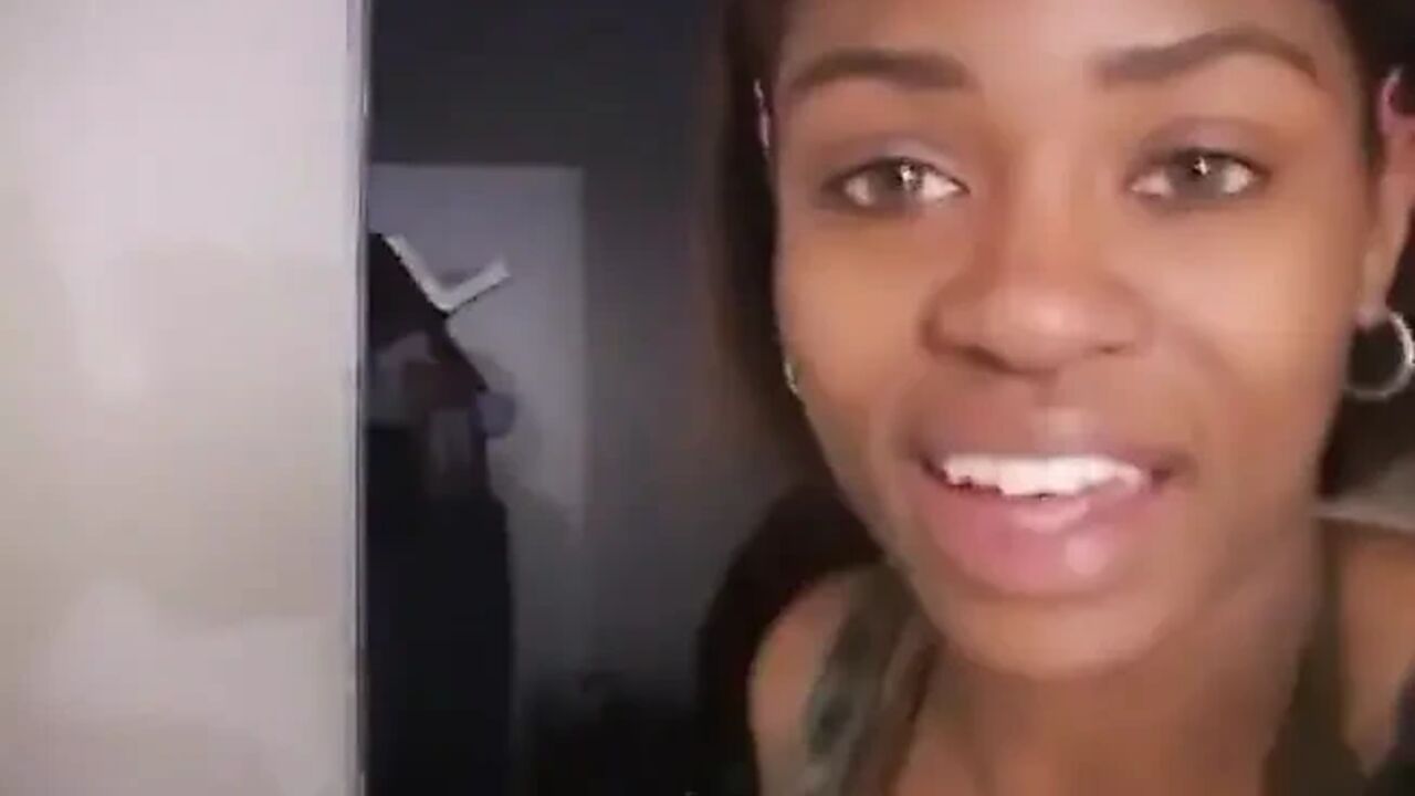 Ebony babe knows how to make a cock cum