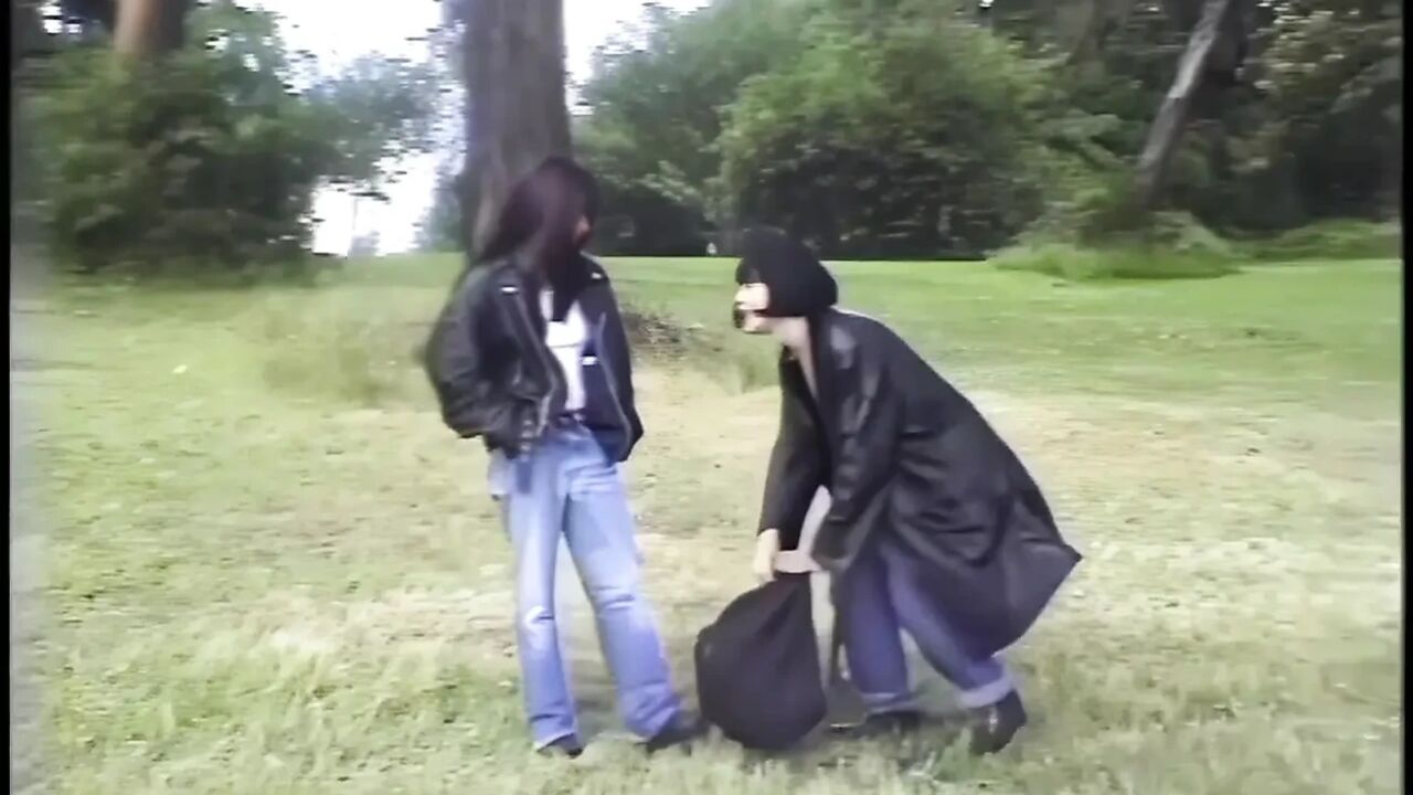 Real life lesbo lovers outdoor pussy licking