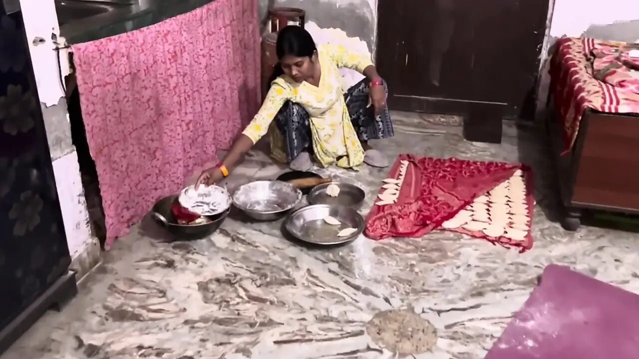 Muslim i Bathoom Soft! The owner of the house came to the house to ask for a feast, the husband touched the man in the bathroom