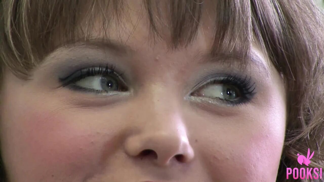 Perky coed amateur Sasha gets railed by a big phat dick!