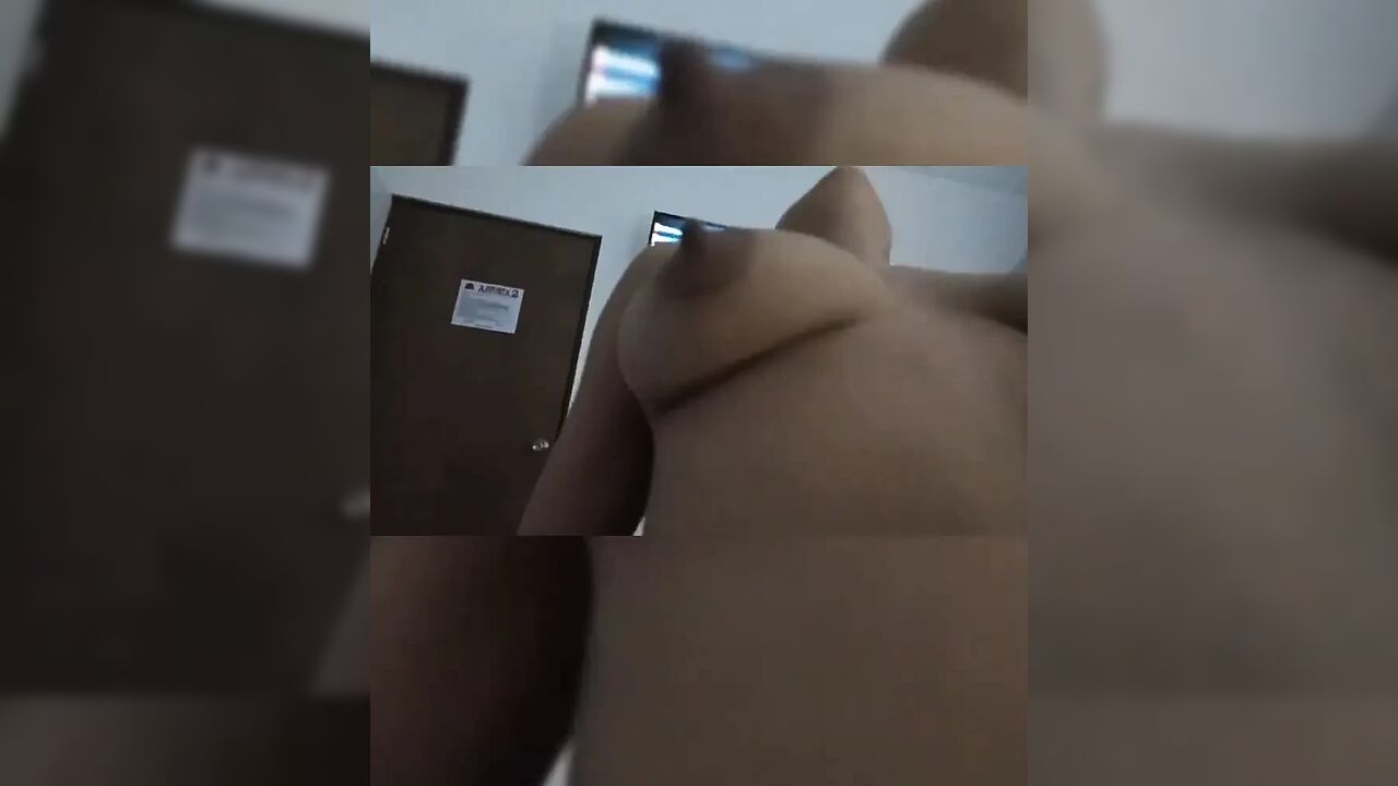 Fucking After Going to the Pool, This Brunette Knows Very Well What She Is Doing with That Big Ass and Sucks the Penis Very Well