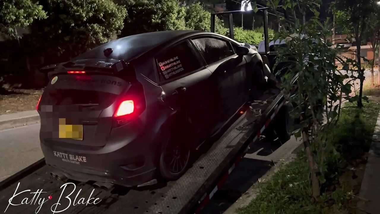 Cop Puts Our Car on the Tow Truck and We End up Fucking Inside the Car