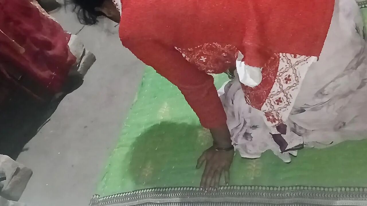 Desi Village Bhabhi Ko Doggy Style Mein Jamkar Choda – Tight Chut Faad Di Hindi Audio