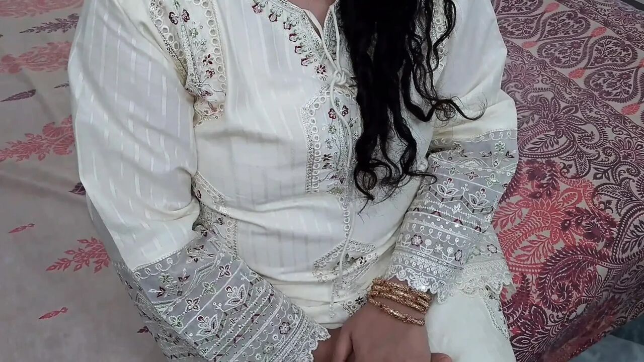 Beautiful Indian Bhabhi takes revenge on Husband for cheating - Hindi audio