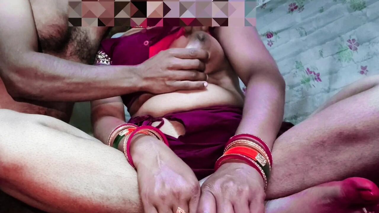 Holi ke din pregnant suman bhabhi ko devar ne boobs daba ke chut chudai kiya.indian village aunty ne