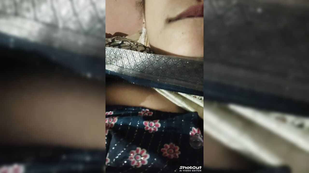 Desi bhabhi ke desi chuchi