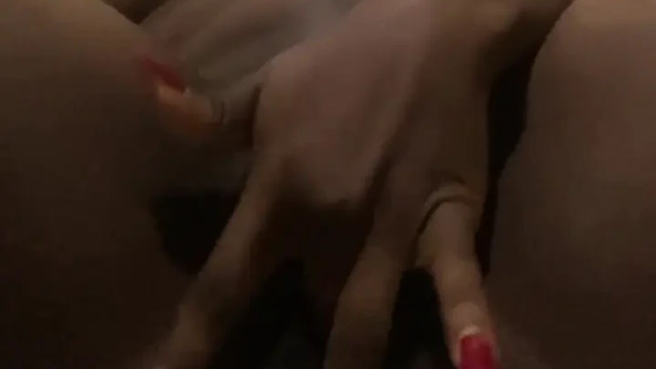 I’m so horny I can’t stop fingering my wet pussy
