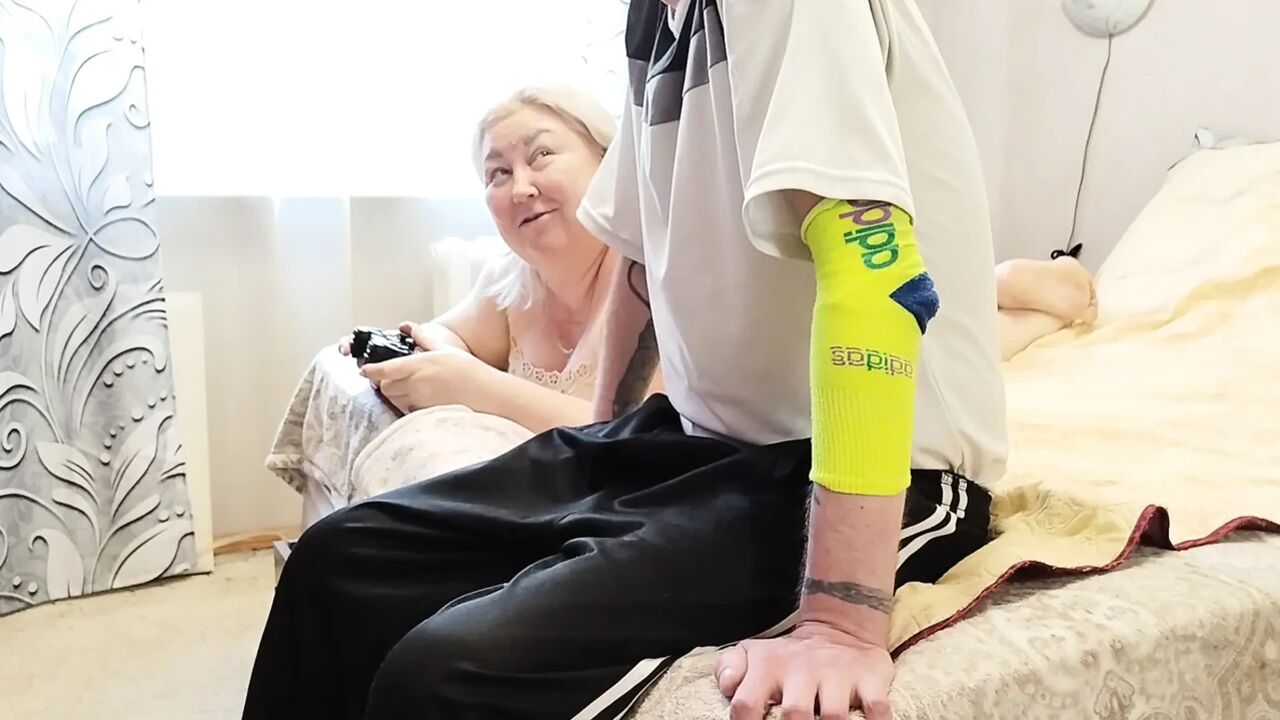 The game in the console ended with a blowjob from a girlfriend with swallowing cum