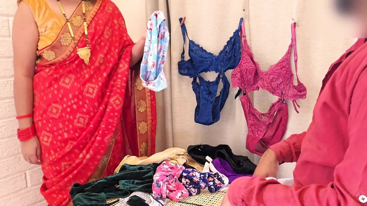 Sunisha Bhabhi Fucked by Bra Seller in Exchange of Bra