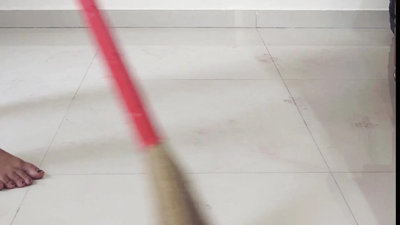 Desi bhabi ko Holi k din devar ne tang utha ke choda (part 2)