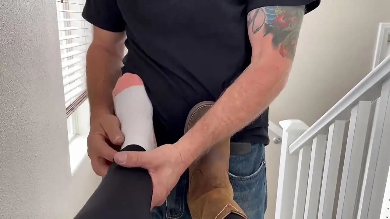 Sexy Legs in Leggings Perfect Feet Footjob