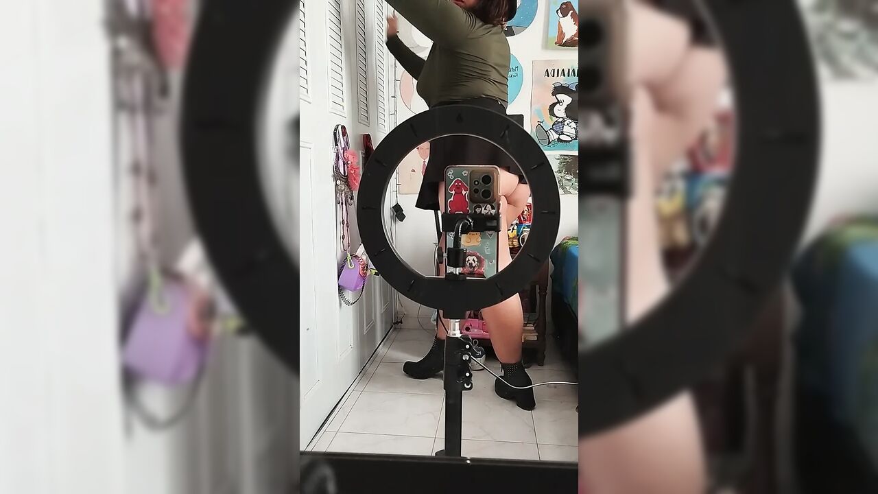 Sexy in Front of the Mirror