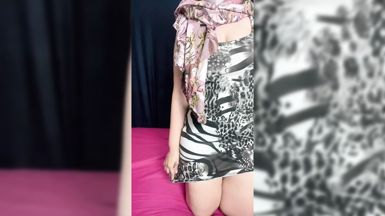 Narrow pussy fountain