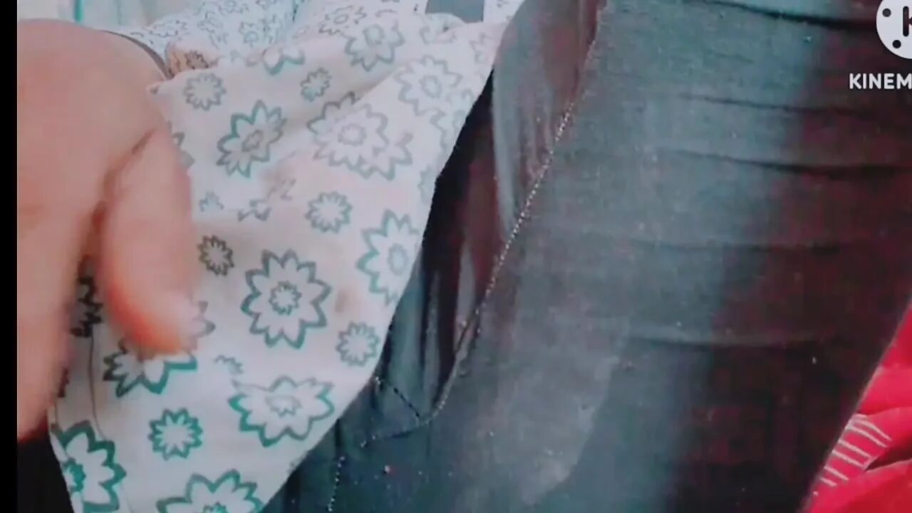 Village girl cleans her pussy by having a relationship with someone else so she doesn't know