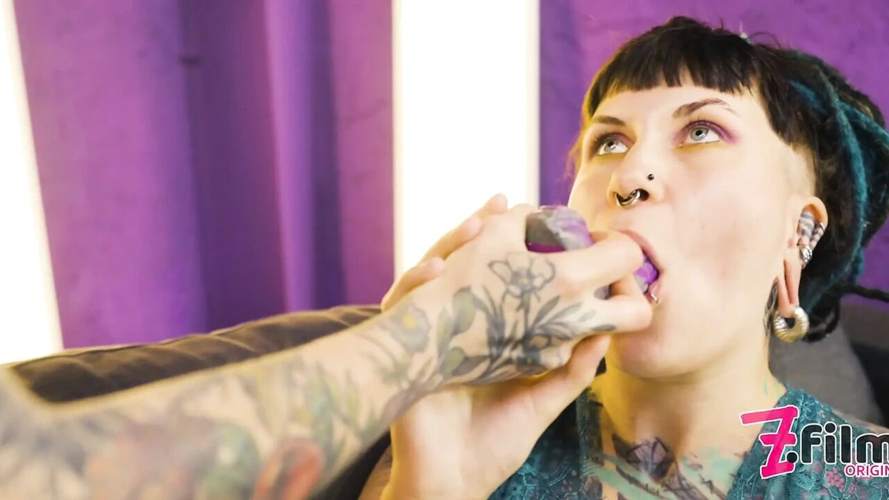 Tattooed & Pierced Lesbians Cynthia’s Tongue & Fingers in Leo Before Massive Anal Toy Play