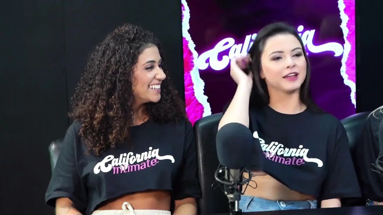 Pagode Da Ofensa - Giovanna Genesini, Luiza Marcato, Lana Borges and Natasha Steffens