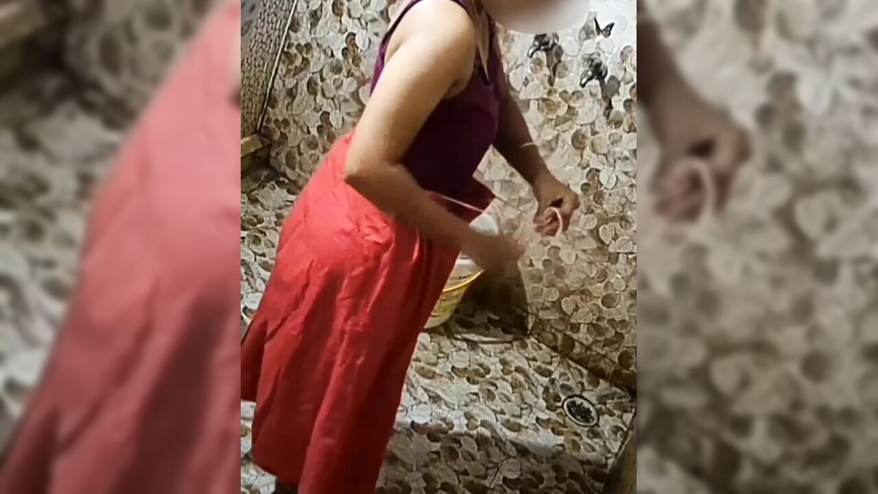 Sexy Figure big tits Indian Girlfriend Bathing and dress changing