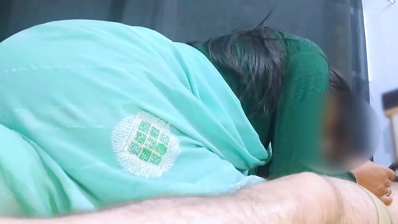 Horny Bhabhi said Fuck me baby please ,eat me up cute indian bhabhi