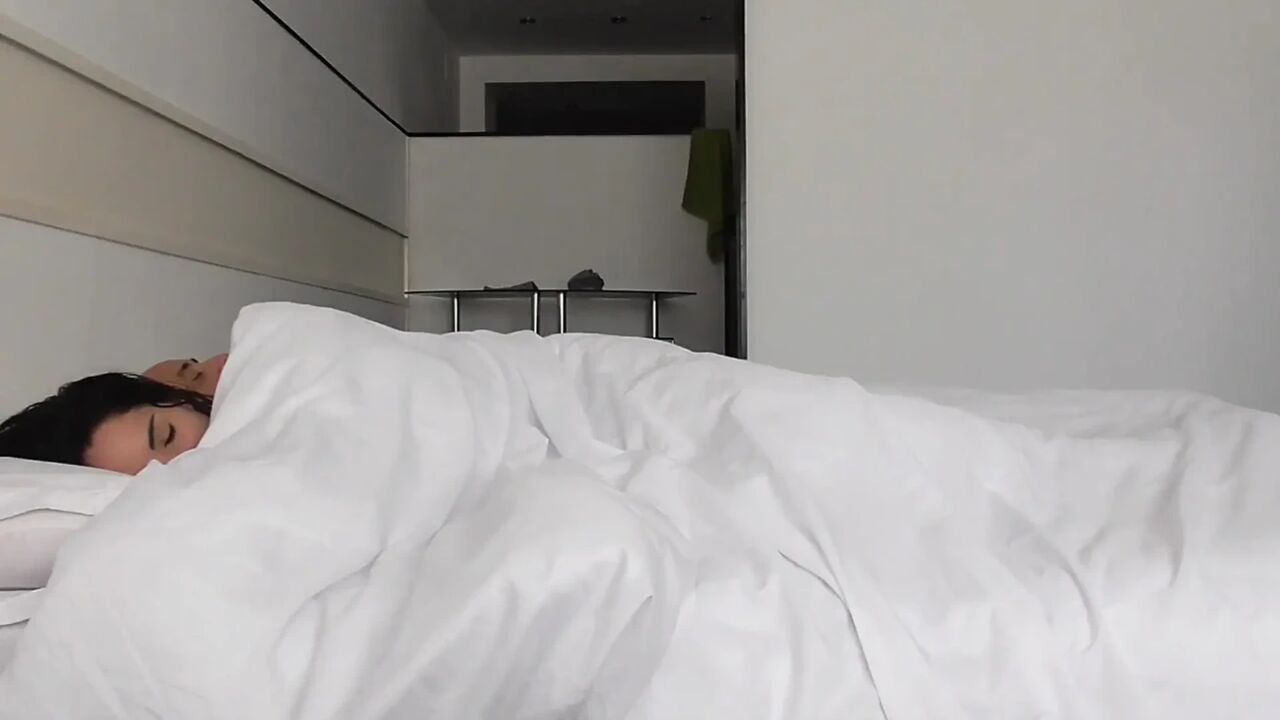 Sweet awakening with hot girlfriend with stunning ass