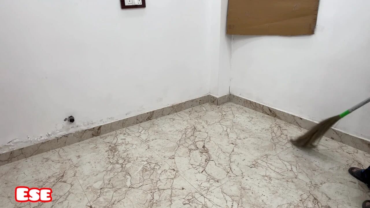 Naukarani ne Malik ko Khus karne ke lite Lund Pe Bath gyi