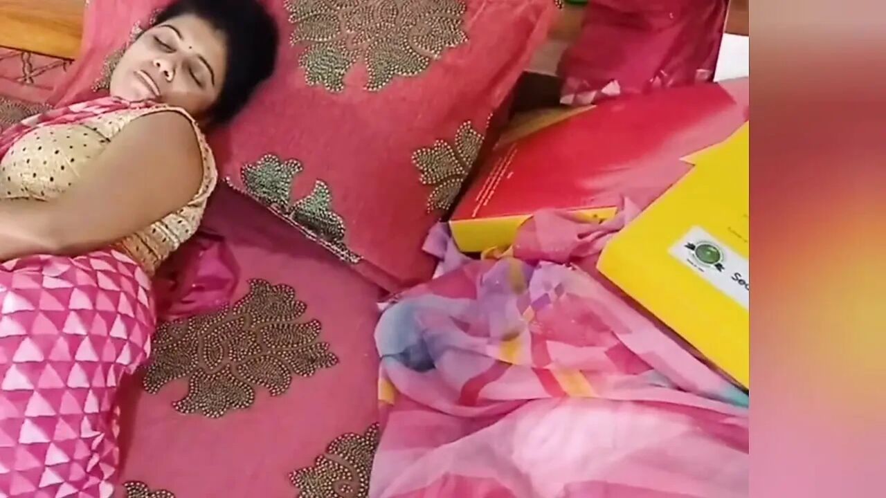 Punjabi Threesome Hardcore Round housewife hot Desi video Bengali audio