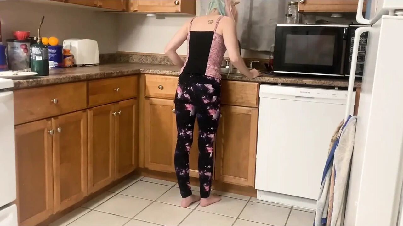 Teen Prom Queen Loses Virginity to Plumber