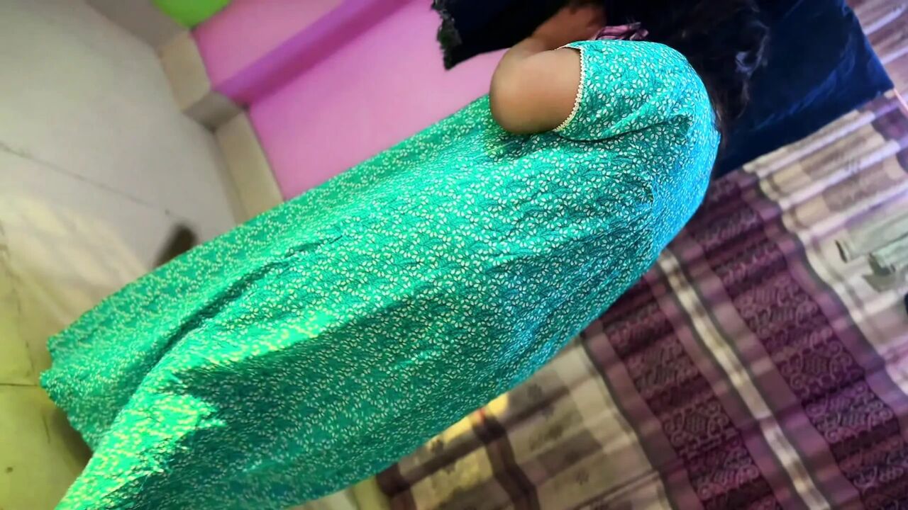 POV: Hot Indian Big Ass Maid Sweep My Room & I see Her Naked Ass & Huge Boobs & Start Handjob - Desi Hindi Sex MMS