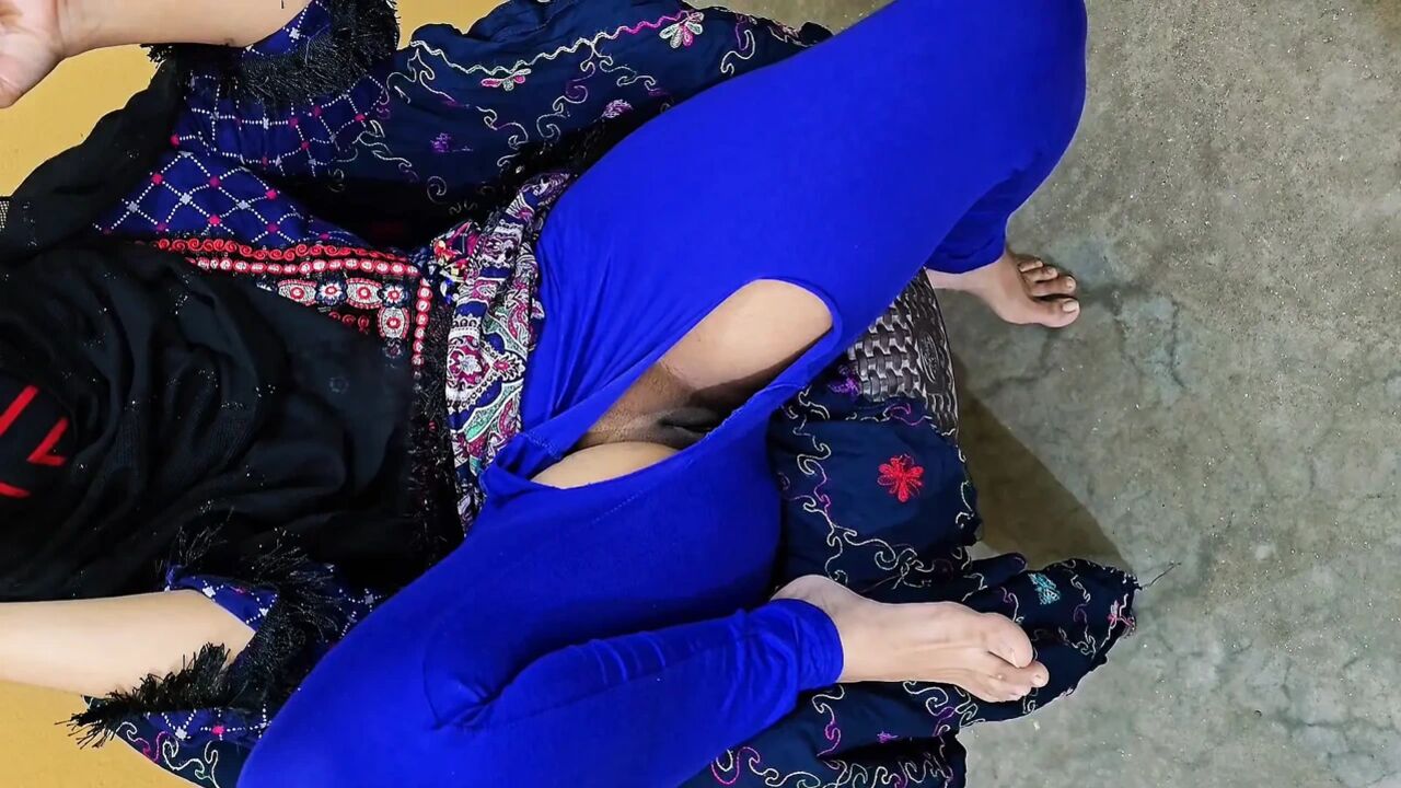 Hijab Muslim Girlfriend Coming home Again-Cum in pussy