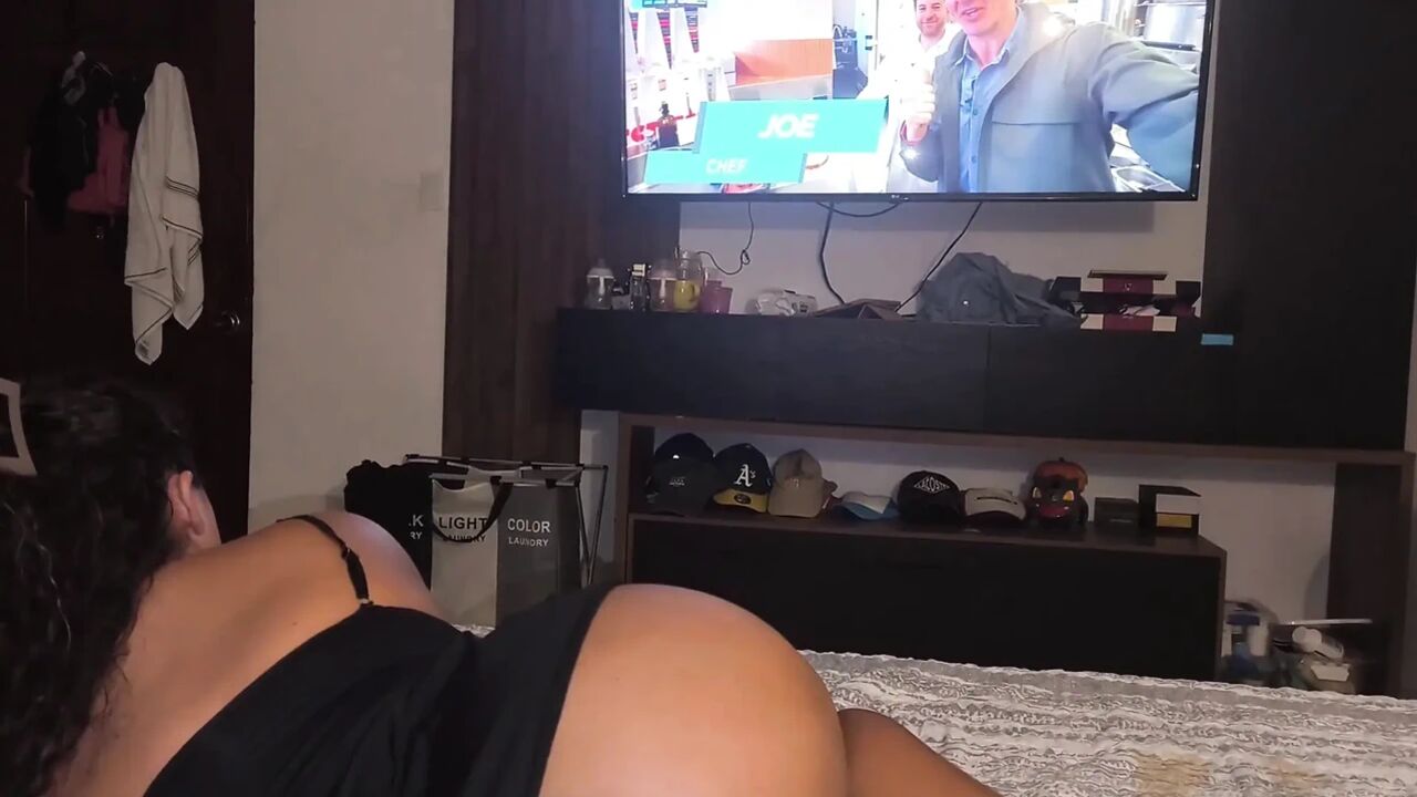 Beautiful stepmom's ass gets massaged by neighbor when my dad is not home