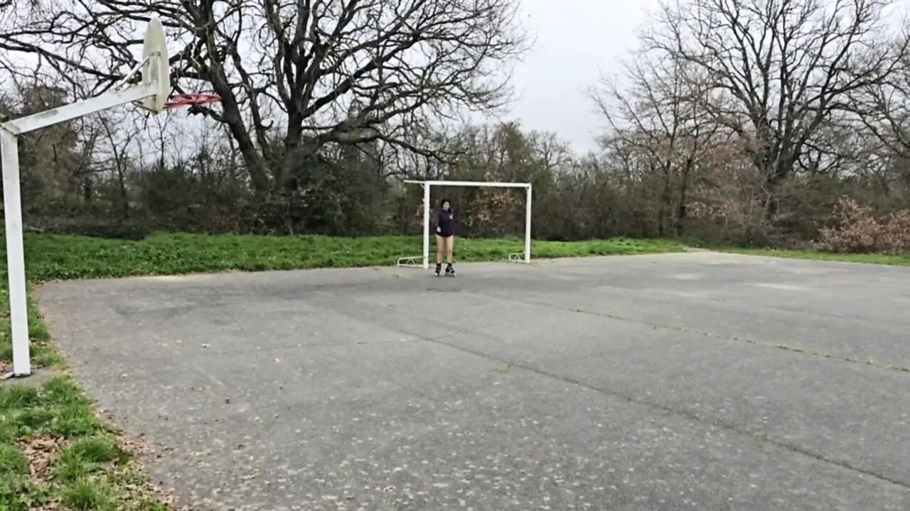 My neighbor had never ridden kite skates and ended up riding my cock outdoors