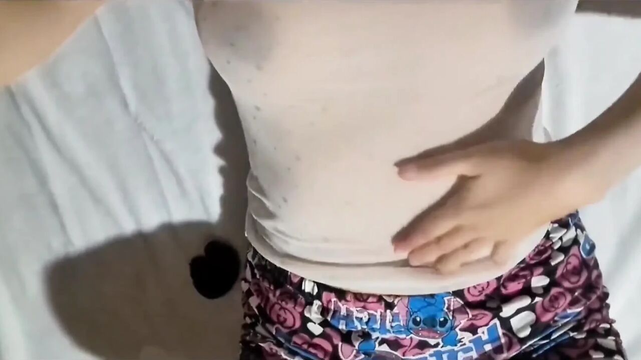 Curvy Beauty Rubs Her Pussy to Explosive Cum