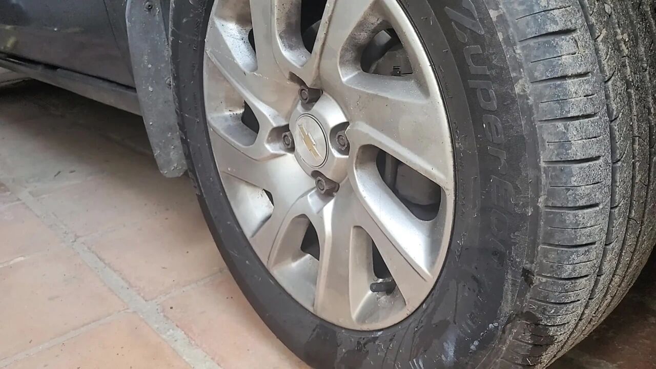 Rolling up the Pussy with the Car Gearbox
