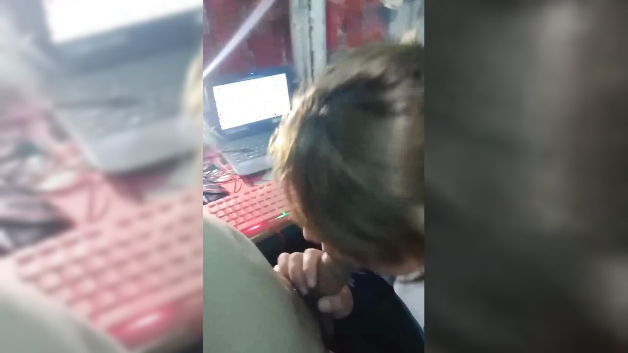 Blonde Sucks Me off Next to the Pc Live
