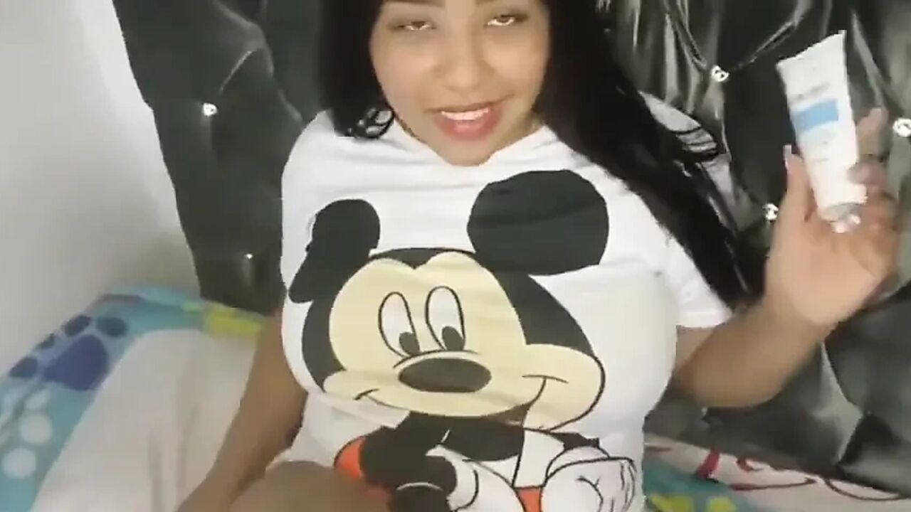 Colombian Brunette Very Tired of Her Life She Sucks the Neighbor!!