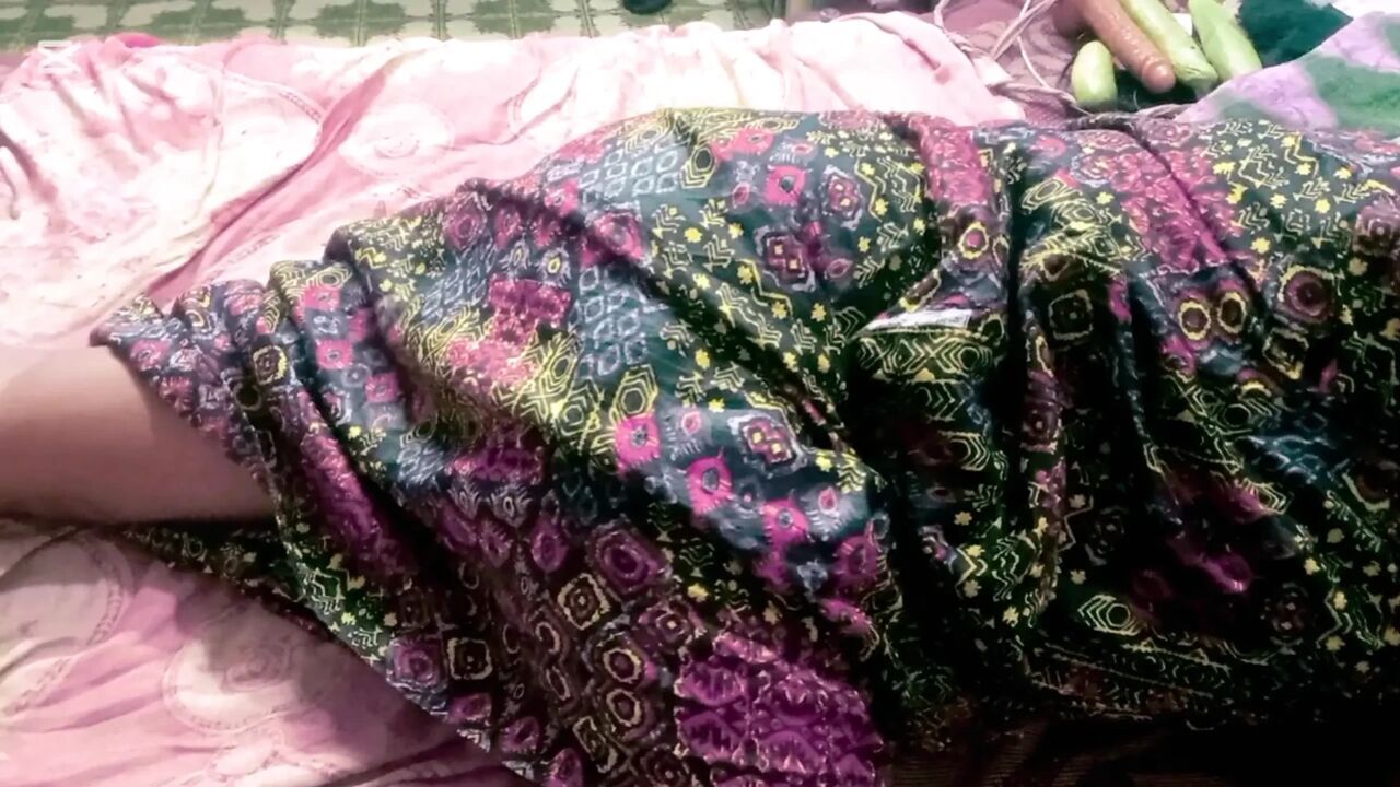 Step sone fuck her younger and sexy stepmom on her bead