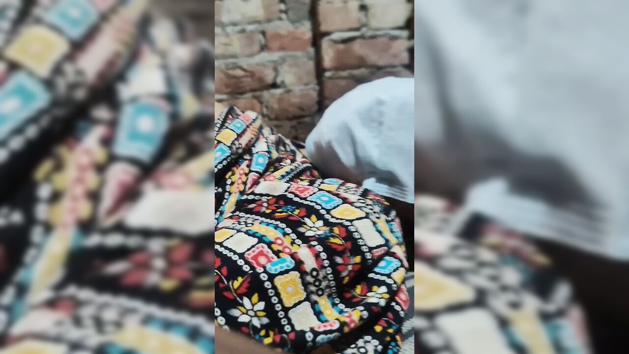 Indian Muslim mamu ki ladki ko arbaz ne shadi ke din raat me mask lga kr chudai ki shaban say dheere chodo Shabana say don't fuck me hard fu
