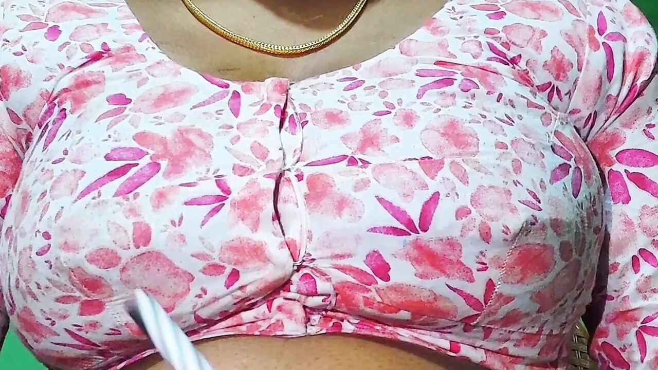 i'm your step mom! don't cum inside