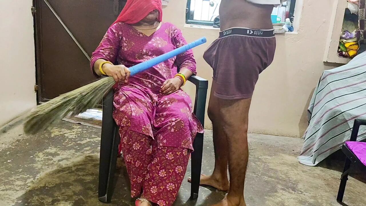 Indian Desi mom's fuking neighbour boy's