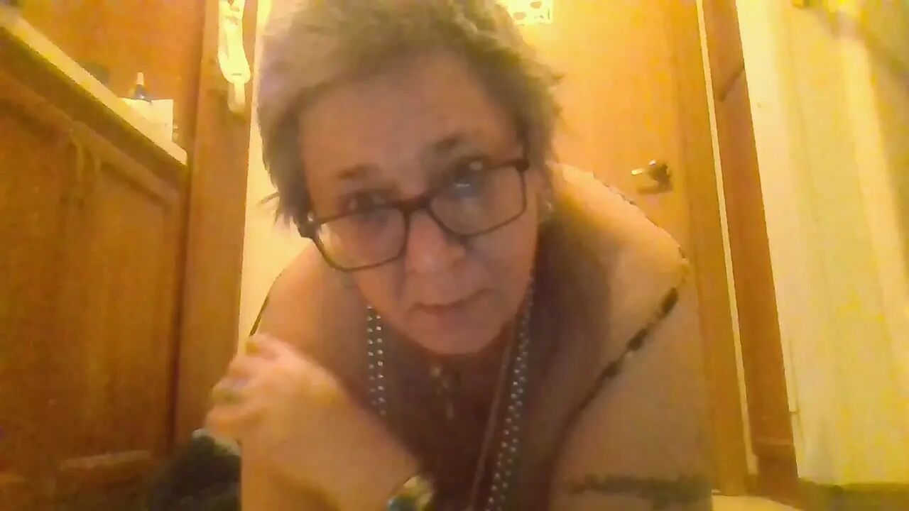 leopard print night gown and pink dildo tight pussy