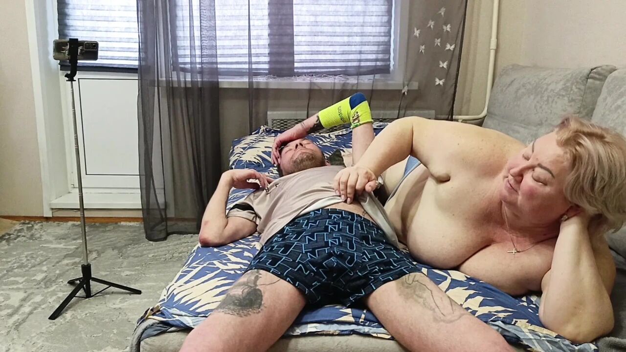 the stepmother sucks and swallows all the cum