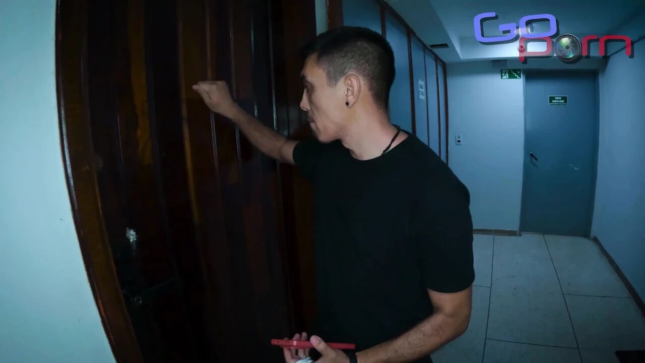 "ifuck" delivery man takes cock and dines his client's pussy