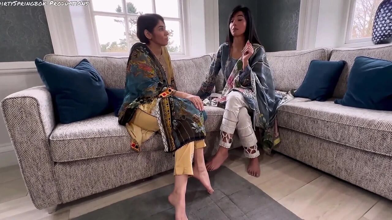 Divorced Bhabi Seduces Aaliyah Yasin During Ramadan