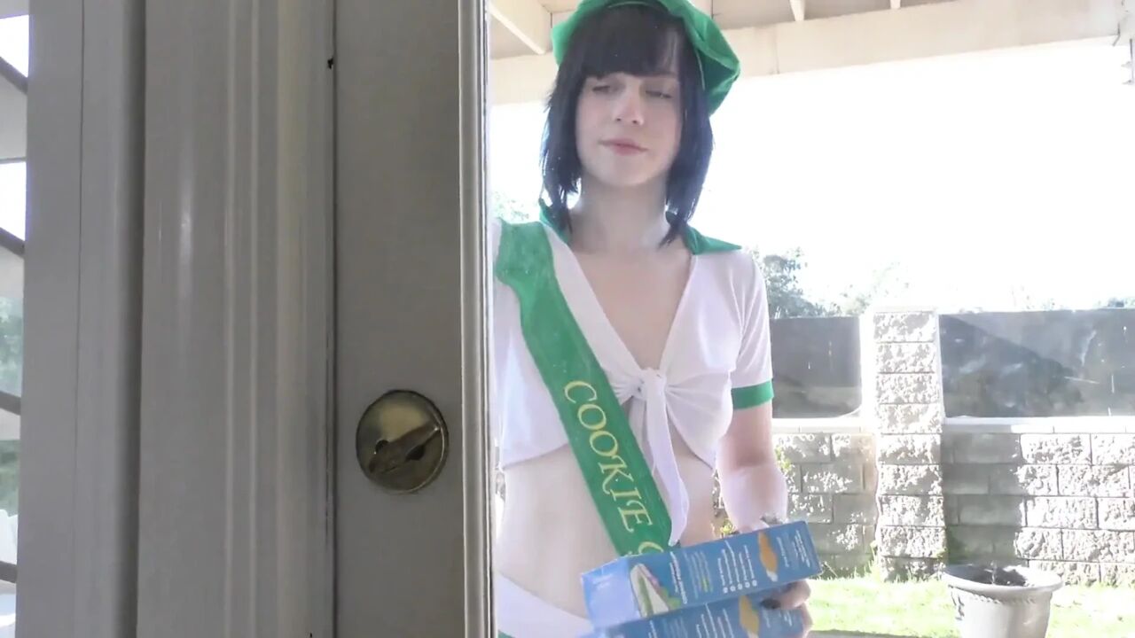 Remi Jones Lets Everyone Fuck Her Sweet Snatch