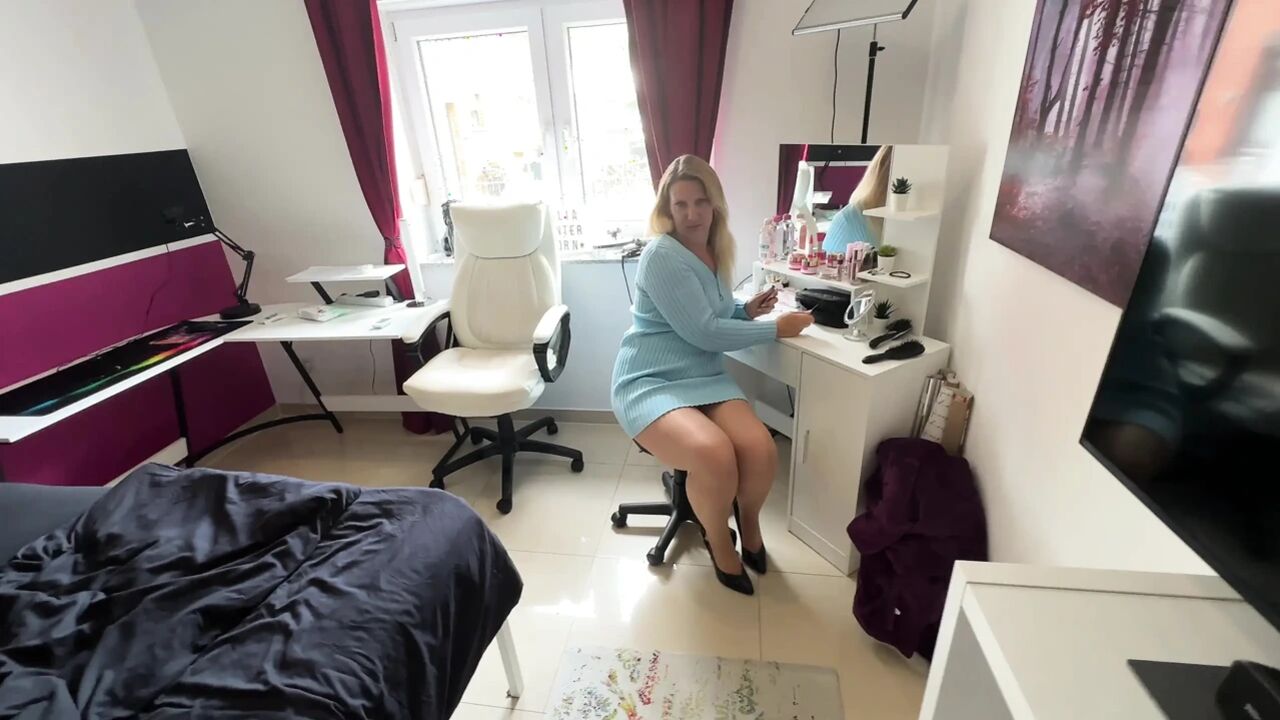 6 months of sex withdrawal! Now I have noticed what I was missing extremely! A tender cock between the legs!