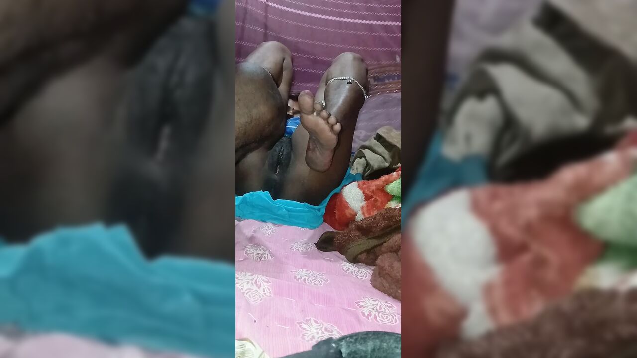 Desi Biwi Ka Raat Mein Legs Up Karke Blue Panty Side Kar Jamkar Chut Faad Di – Payal Wali Tight Chut Hindi Audio