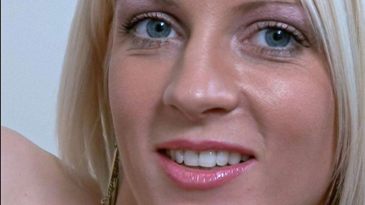 Giving Her a Deep Anal Rimming Before Fucking Her Cute Pussy