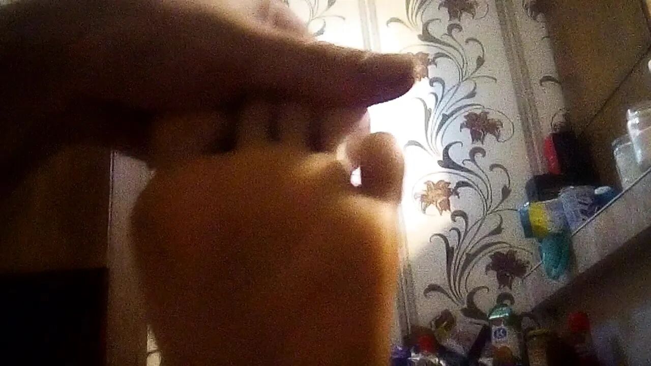 Stepsister Offered Me Footjob
