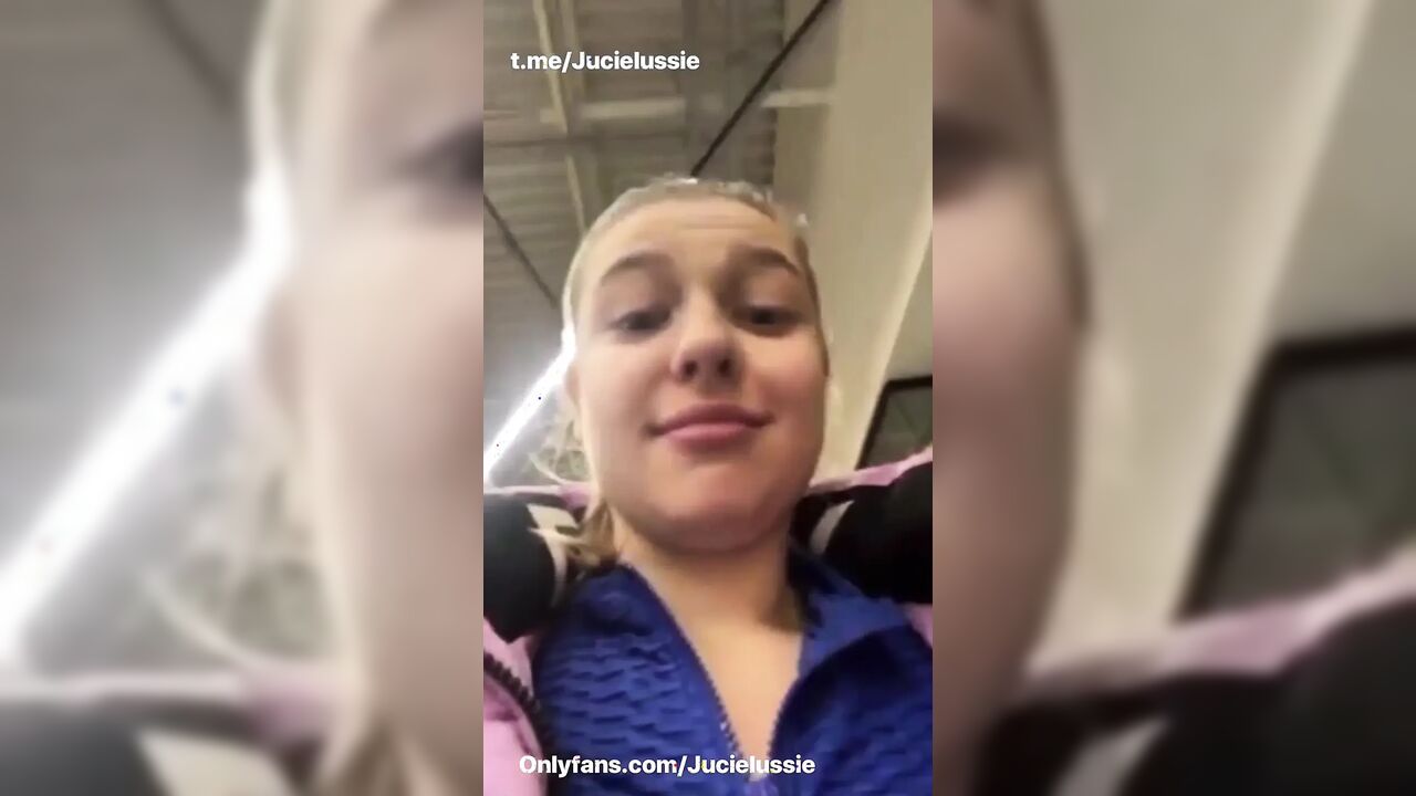 Unexpected Fucking in the Changing Room